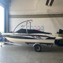 Load image into Gallery viewer, 2011 Bayliner 185
