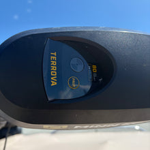 Charger l'image dans la galerie, 1994 CRESTLINER 21 PIED + 225 EVINRUDE
