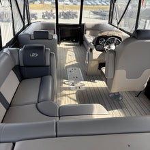 Charger l'image dans la galerie, 2023 PRINCECRAFT SPORTFISHER 25 LX 2RS + 300 MERCURY
